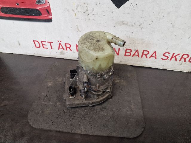 Ohjaustehostinpumppu sähköinen