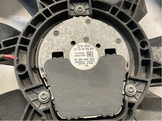 Radiator fan electric