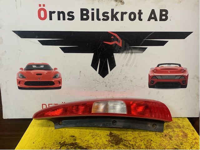 Tail light right
