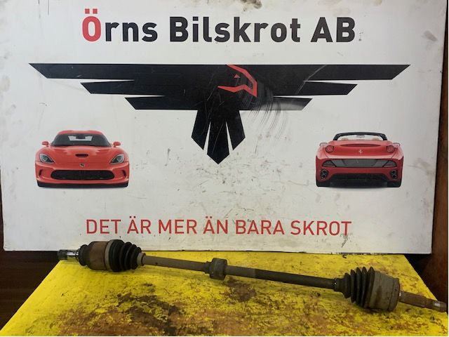 Vetoakseli etu oikea
