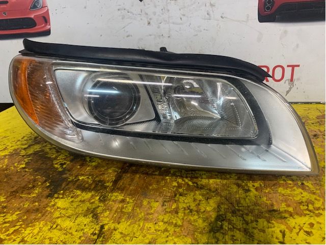 Headlight right