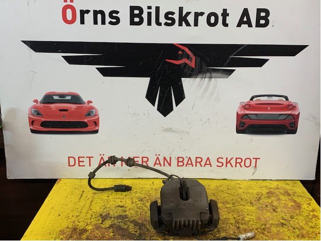 Brake caliper front left