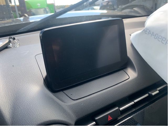 CD radio multimediapaneeli