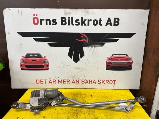 Lasinpyyhkimen moottori tuulilasi