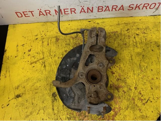 Olkatappi laakeripesä vasen