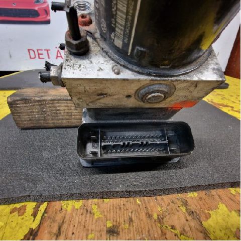 ABS hydraulic unit