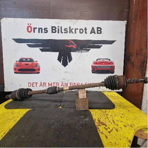 Vetoakseli etu oikea