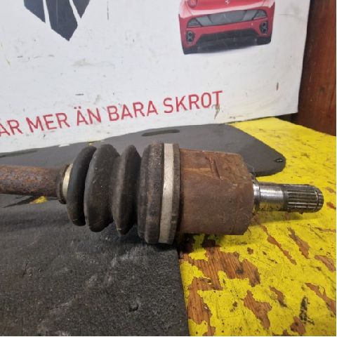 Vetoakseli etu vasen