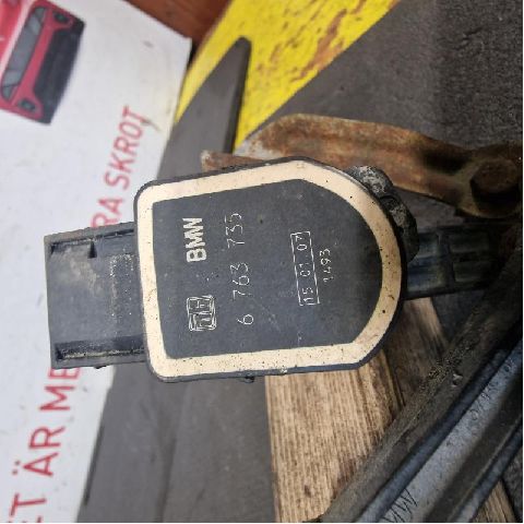 Sensor xenon HEADLIGHT HEIGHT ADJUSTMENT