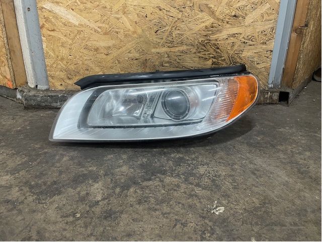 Headlight left