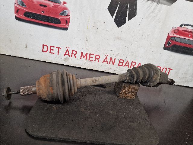 Vetoakseli etu vasen