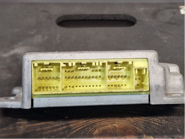 Turvatyyny elektroniikkayksikkö