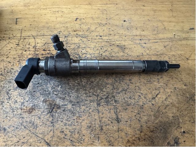 Injection injector