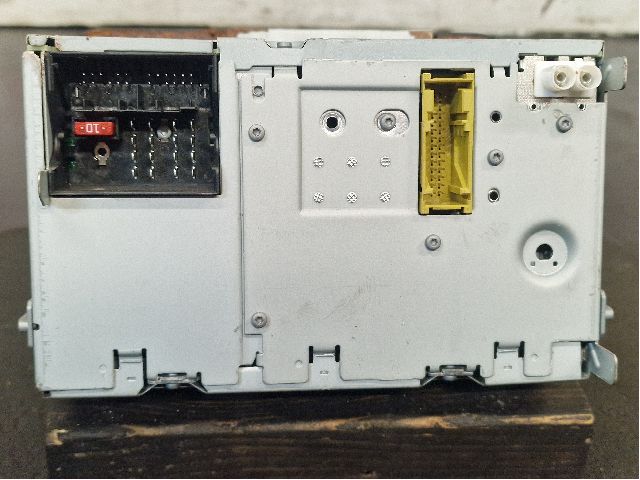 CD radio multimediapaneeli