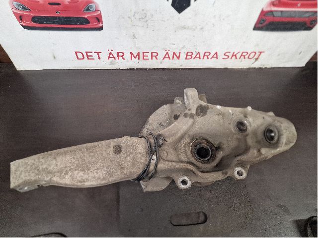 Olkatappi laakeripesä vasen