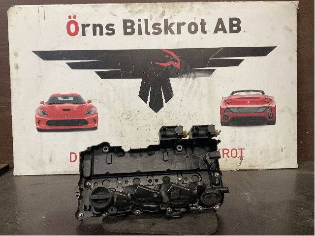 VALVE COVER