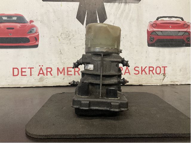 Ohjaustehostinpumppu sähköinen