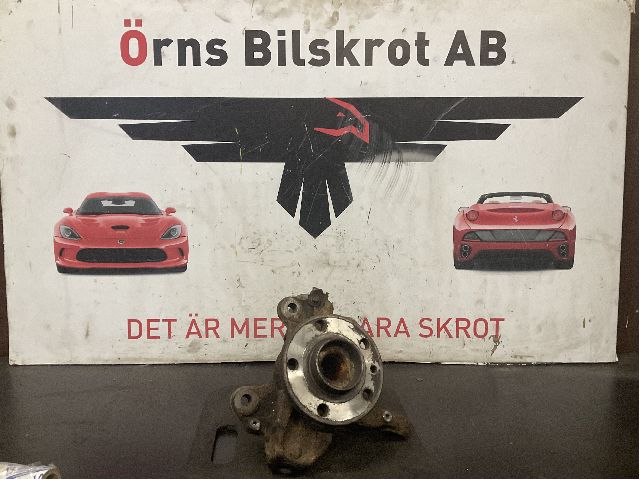 Olkatappi laakeripesä vasen