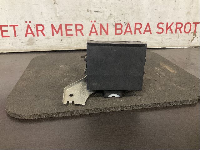 Ohjainlaite keskuslukitus